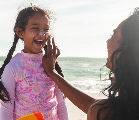Going to the beach? Take care of your skin and avoid sunburn